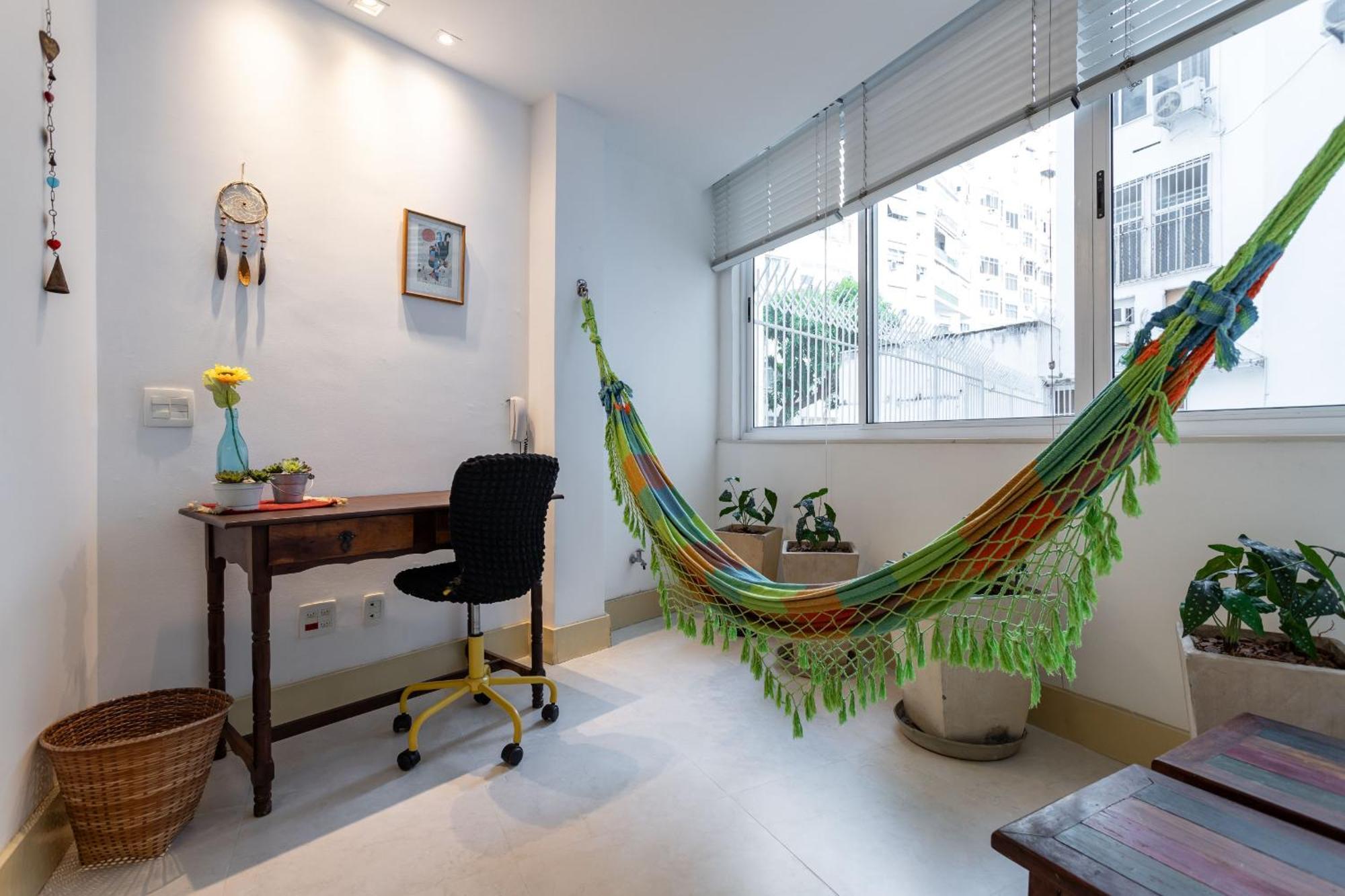 Apartamento 4 Minutos Da De Copacabana - Nsc205 *