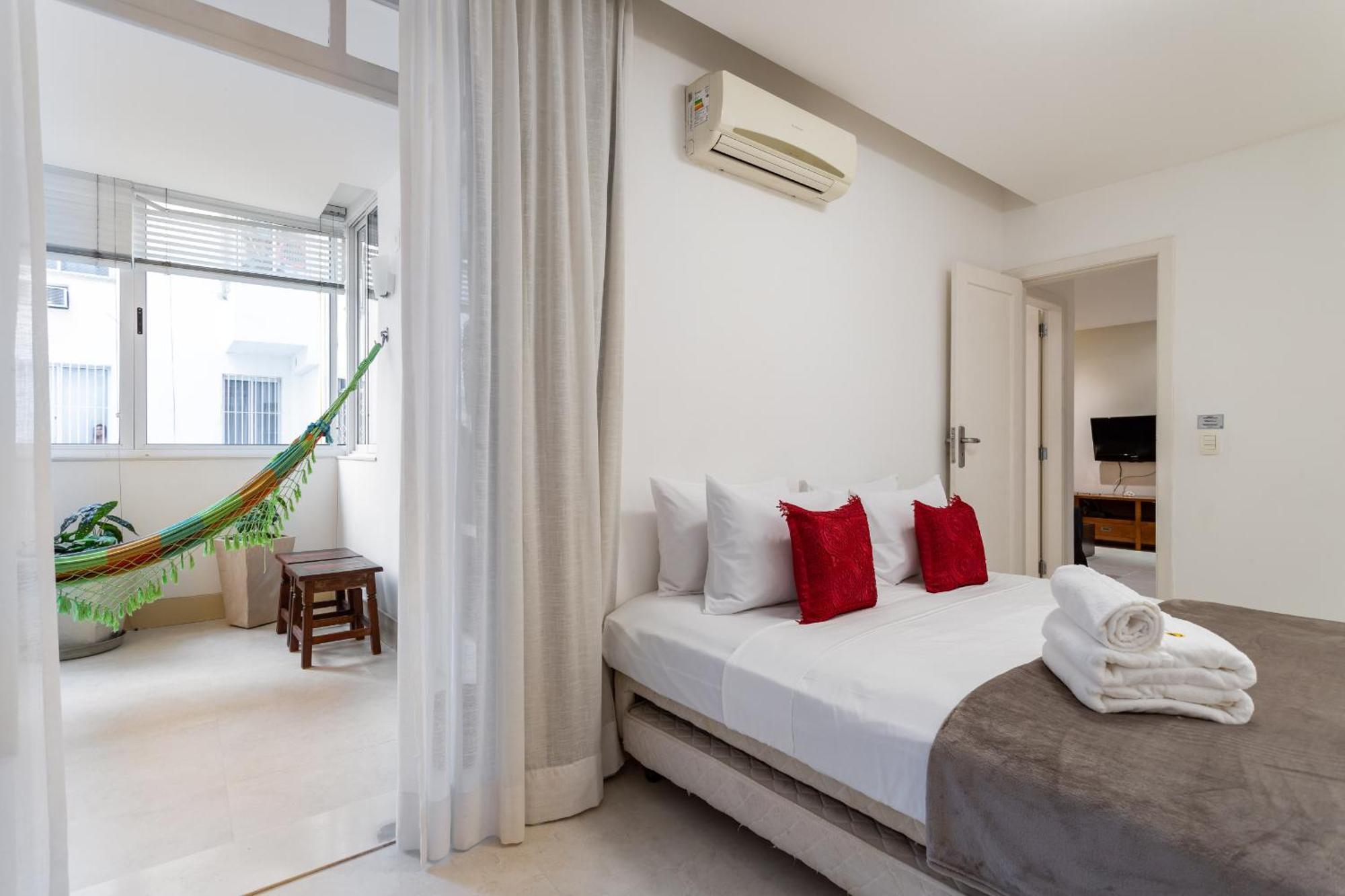 Apartamento 4 Minutos Da De Copacabana - Nsc205 *